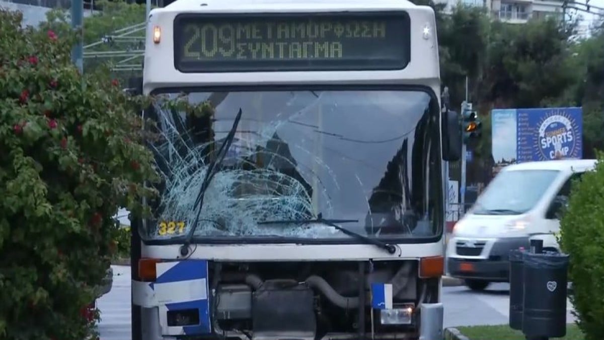Καλλιμάρμαρο: Νεκρός ο οδηγός της μηχανής από το τροχαίο με λεωφορείο