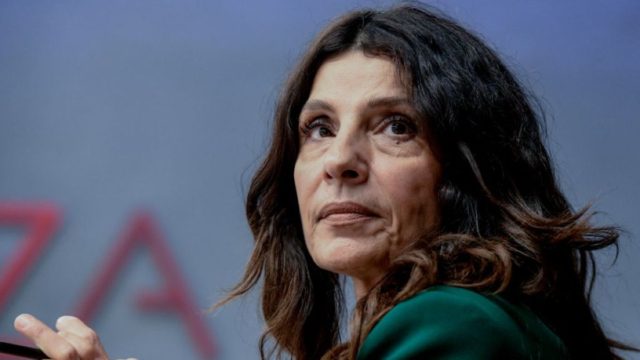 Εκλογές 2023: «Εδώ είμαι, συνεχίζω να δουλεύω» – Η Πόπη Τσαπανίδου απαντά στον Λιάγκα για τα περί παραίτησής της