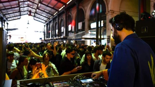 «Βαρβάκειος: The Party»: Το καλύτερο clubbing της Αθήνας πραγματοποιείται μέσα στην στοά της αθηναϊκής αγοράς!