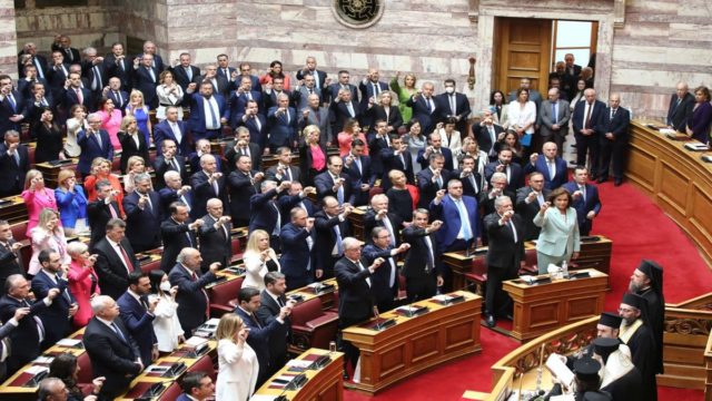 Εκλογές 2023: Ορκίστηκε η νέα Βουλή – Η πορεία προς την Κυριακή της 25ης Ιουνίου
