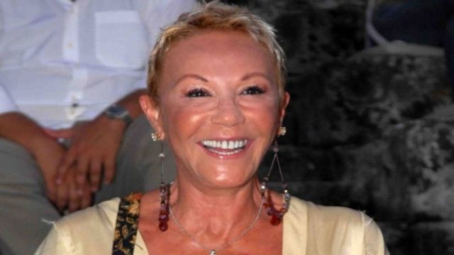 «Τον έπιασα να με κερατώνει με…» – Σοκ με τις απιστίες στη Ζωή Λάσκαρη