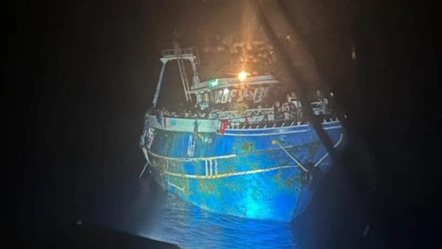 Ναυάγιο στην Πύλο: Νέα φωτογραφία-σοκ πριν βυθιστεί το μοιραίο σκάφος με τους μετανάστες