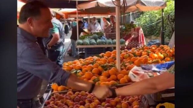 Επική υποδοχή στον Άδωνι Γεωργιάδη σε λαϊκή: «Γεια σου μωρό μου, αλανιάρη και ζημιάρη – Σου είπα είναι αφροδισιακά…» (video)