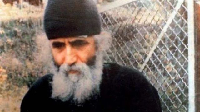 Προφητεία «βόμβα» από Άγιο Παΐσιο: «Ο λαός θα διώξει τα κόμματα και θα φέρει τον βασιλιά»