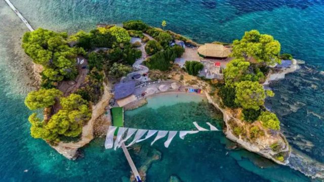 Μια μικρή… Καραϊβική στην Ελλάδα: Το άγνωστο νησάκι του Ιονίου που κόπηκε από τη Ζάκυνθο