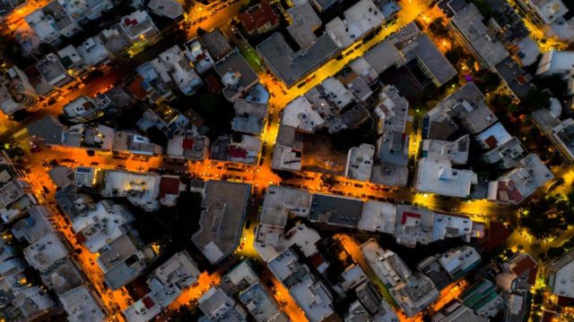 Ιστορικό υψηλό χτίζουν οι τιμές κατοικιών – Τι τροφοδοτεί το ράλι; Ποιες τιμές παίζουν στο κέντρο της Αθήνας;