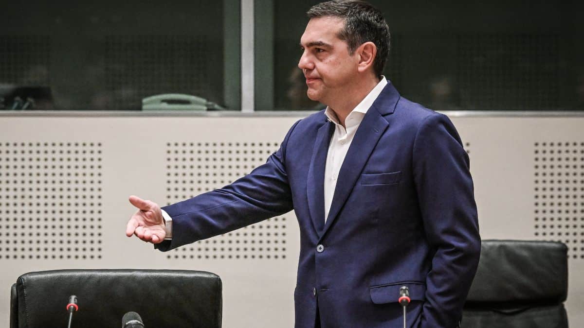 Σοκ και χαοτικό τοπίο στον ΣΥΡΙΖΑ μετά την παραίτηση Τσίπρα: Τα επόμενα βήματα της Κουμουνδούρου – Η Γεροβασίλη και τι ακούγεται για Αχτσιόγλου, Χαρίτση, Τσακαλώτο