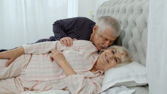 Ο παππούς θυμάται τα νιάτα του και ζητά στη γιαγιά…: Το ανέκδοτο της ημέρας (22/06)