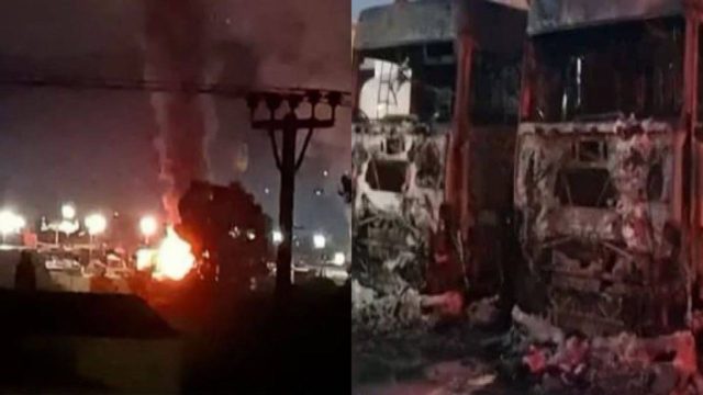 Θρίλερ στον Ασπρόπυργο: Επίθεση με καλάσνικοφ σε χώρο στάθμευσης φορτηγών δίπλα από βενζινάδικο – Έκαψαν δύο νταλίκες (video)