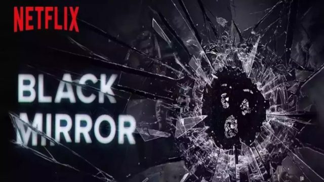 Netflix: Ξεκίνησε το νέο «Black Mirror» – Το «κρυμμένο» στοιχείο που συνδέει όλες τις σεζόν μέχρι σήμερα (video)