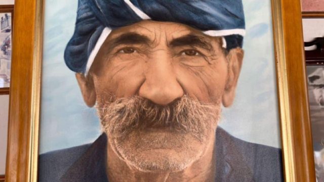 Έγινε καρτ ποστάλ και ταξίδεψε την Ελλάδα παγκοσμίως – Η ιστορία του Μανώλα από την Ψέριμο!
