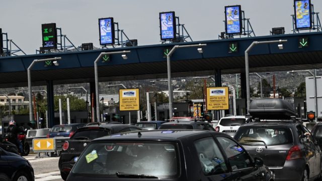 Εκλογές 2023: Στο «κόκκινο» η κίνηση στους δρόμους της Αθήνας – Ξεκίνησε η έξοδος των ετεροδημοτών (video)
