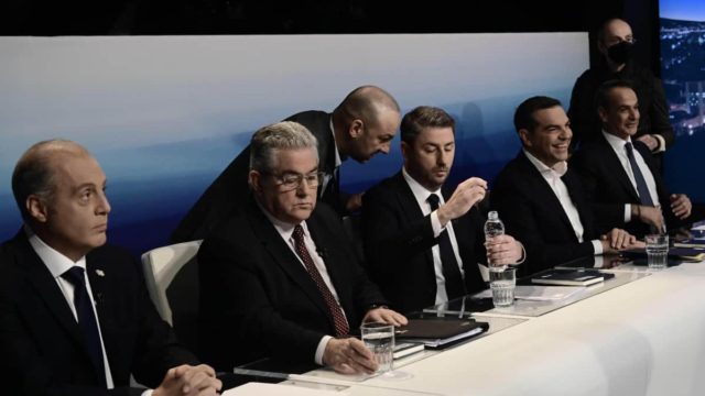 Εκλογές 2023: Πώς θα γίνει το ντιμπέιτ των «5» – Όλες οι αλλαγές, οι θεματικές ενότητες και το «άκυρο» για την κόντρα Μητσοτάκη-Τσίπρα (video)