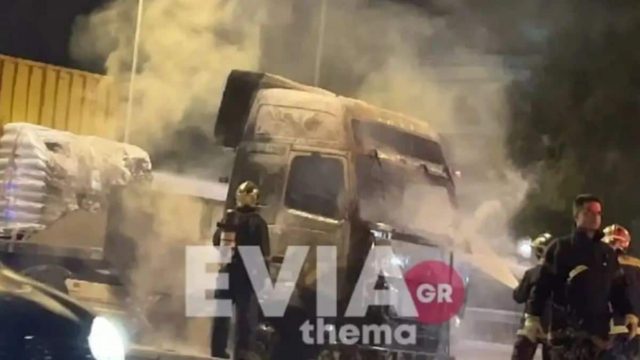 Συναγερμός στη Λεωφόρο Κηφισού: Φορτηγό τυλίχτηκε στις φλόγες – Σοκάρει το βίντεο