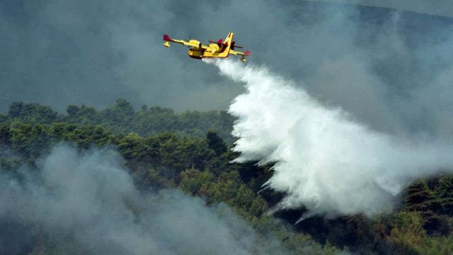 Φωτιά στην Κέα – Συναγερμός στην Πυροσβεστική