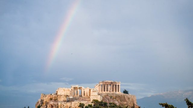 Η φωτογραφία της ημέρας: Μαγεία της φύσης πάνω από την Ακρόπολη