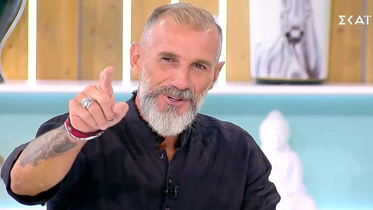 «Γύπας» Τάκης Καραγκούνιας: Αδιανόητο πέσιμο on air στην Ελευθερία Ελευθερίου – «Sugar daddy is here…» (video)