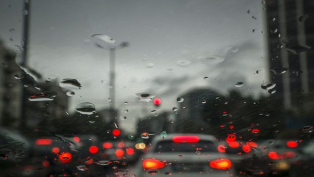 «Ποτάμι» οι δρόμοι στην Αττική: Αυξημένη η κίνηση στον Κηφισό – Καθυστερήσεις και στην Αττική Οδό