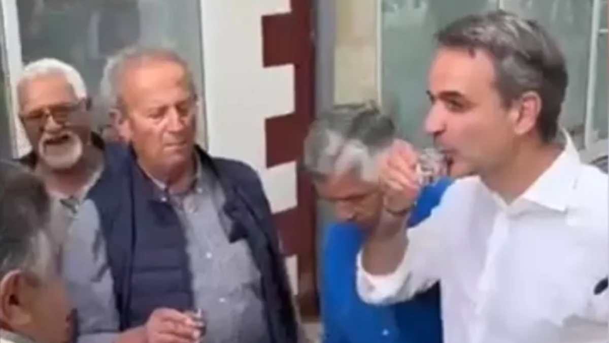 Σαρώνει ο Μητσοτάκης στο Tik Tok: Το νέο βίντεο με τις ρακές και την… «οργή» της Μαρέβας – «Μου φέρνει τις ανθοδέσμες στο κεφάλι»