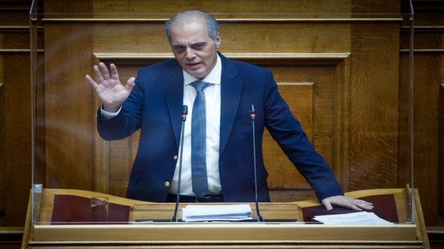 Κυριάκος Βελόπουλος: Αυτός είναι ο «άγνωστος» αδελφός του – Άλλαξε το επώνυμό του και είναι βουλευτής της ΝΔ (Video)
