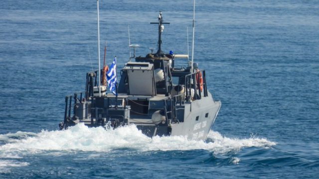 Συναγερμός στα Κύθηρα: Εντοπίστηκε σκάφος με 100 μετανάστες – Επιχείρηση για την μεταφορά τους στη Νεάπολη Λακωνίας