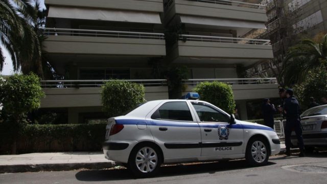 Τρόμος για οικογένεια επιχειρηματία στη Νέα Ιωνία – Ληστές κράτησαν ομήρους μάνα και κόρη