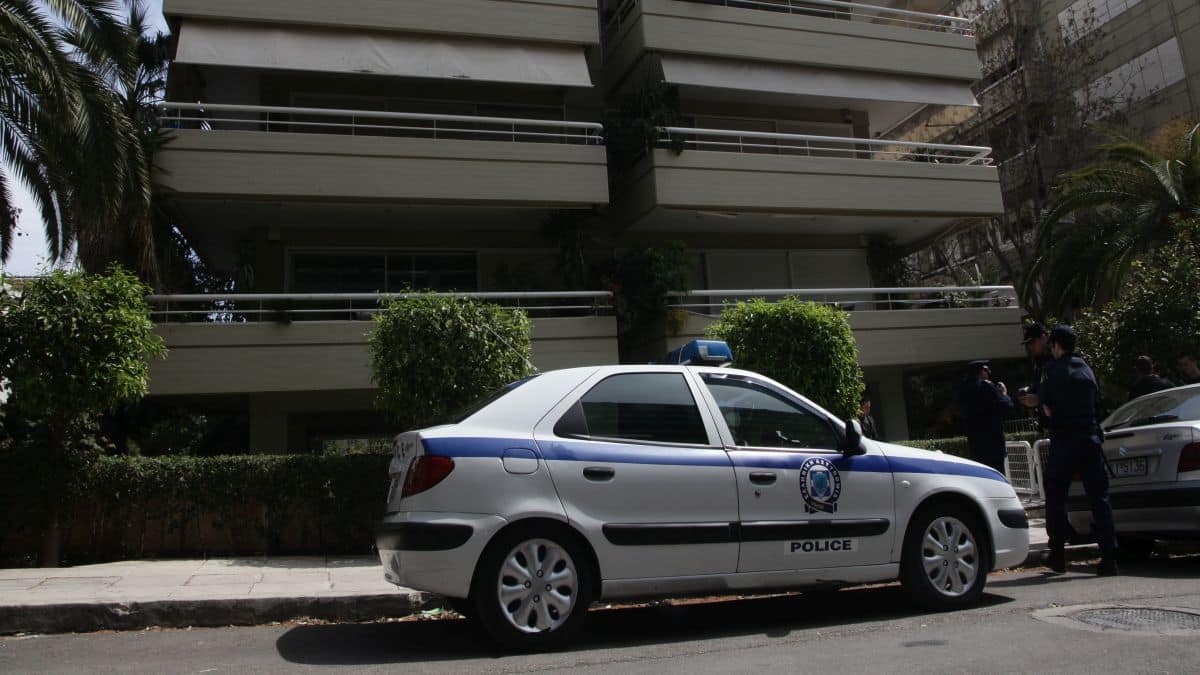 Τρόμος για οικογένεια επιχειρηματία στη Νέα Ιωνία – Ληστές κράτησαν ομήρους μάνα και κόρη