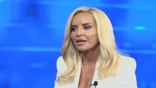 “Έσκασαν” τα ευχάριστα για την Μαρία Μπεκατώρου – Πλέει σε πελάγη ευτυχίας η παρουσιάστρια