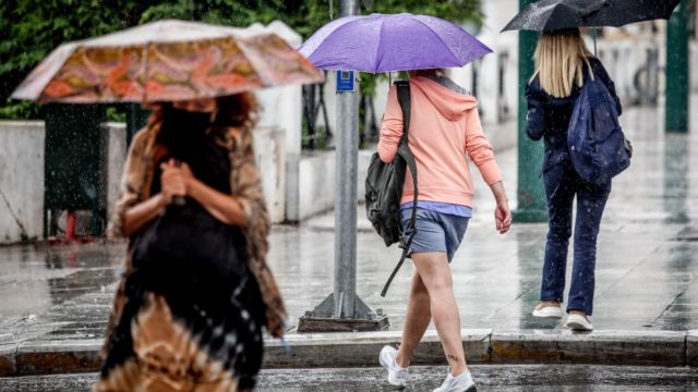 «Σκάρτο καλοκαίρι» από τα Μερομήνια: «Σωρεία καταιγίδων! Έρχονται όταν…»