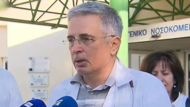 Ναυάγιο στην Πύλο: «Στέλνουν φωτογραφίες παιδιών και με ρωτούν αν τα έχω δει. Έδωσα το κινητό μου για να…» – Με δάκρυα στα μάτια “λυγίζει” γιατρός μπροστά στις κάμερες (Video)