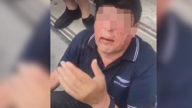 Ομόνοια: «Δεσποινίς με συγχωρείτε, έχω ξεμείνει από μονάδες! Πρέπει να επικοινωνήσω με…» – Πώς ο 63χρονος παιδόφιλος έπαιρνε τo νούμερo από τα τηλέφωνα ανήλικων (Video)