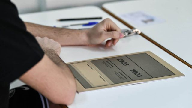 Πανελλαδικές 2023: Ανακοινώνονται οι βαθμολογίες – Πώς θα λάβετε τα αποτελέσματα μέσω sms