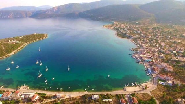 Μαγευτική παραλία 1 ώρα από την Αθήνα: Ο ιδανικός προορισμός για μονοήμερη εκδρομή (Video)