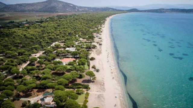Μεγάλες αμμουδιές στην Αττική: Οι 3 παραλίες «λουκούμι» μία ώρα από το κέντρο της Αθήνας