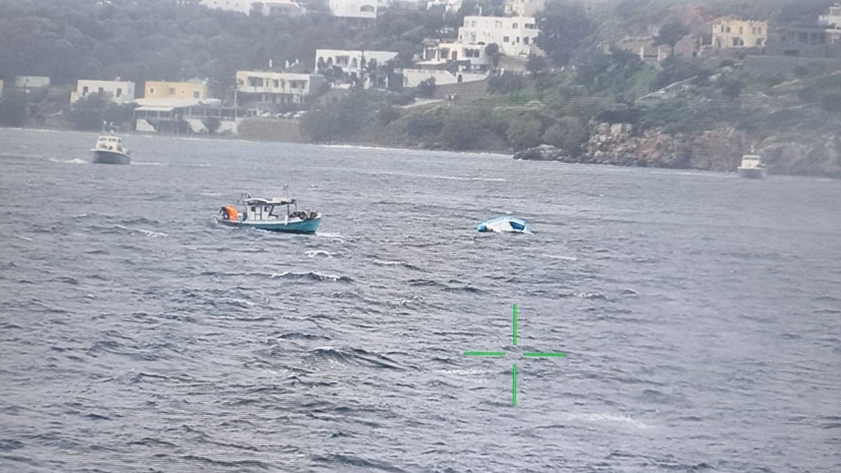 Υγρός τάφος στην Πύλο: Έφτασαν τους 32 οι νεκροί! Πληροφορίες για 500 επιβαίνοντες στο σκάφος – Φόβοι για εκατοντάδες θύματα (Video)