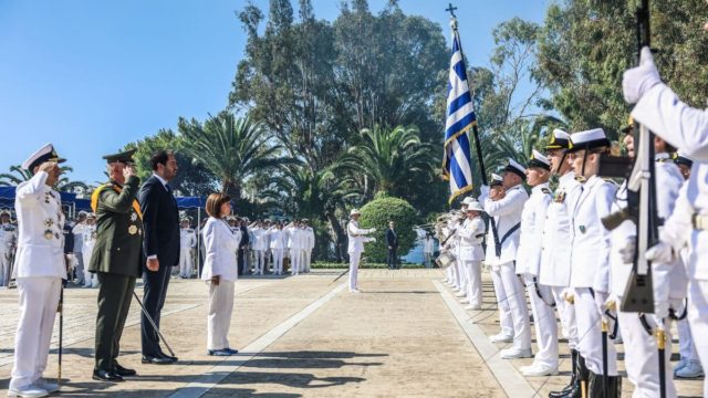 Τελετή ορκωμοσίας και απονομής ξιφών στους νέους σημαιοφόρους του Πολεμικού Ναυτικού και Λιμενικού Σώματος!