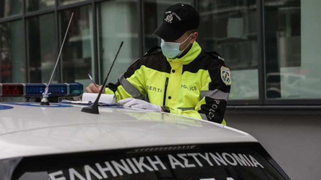 «Βαρβάτο» πρόστιμο 700 ευρώ για την πιο κοινή συνήθεια στο φανάρι!