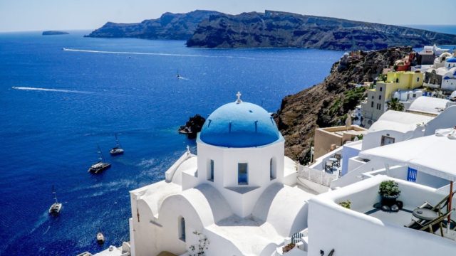 Η φωτογραφία της ημέρας: Εξερευνώντας τη Σαντορίνη…