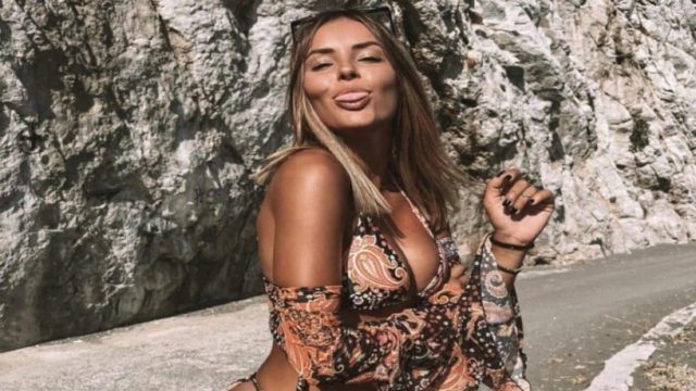 Η Σοφιάνα του Survivor σε νυχτερινή της εμφάνιση χωρίς σουτιέν (ΦΩΤO)