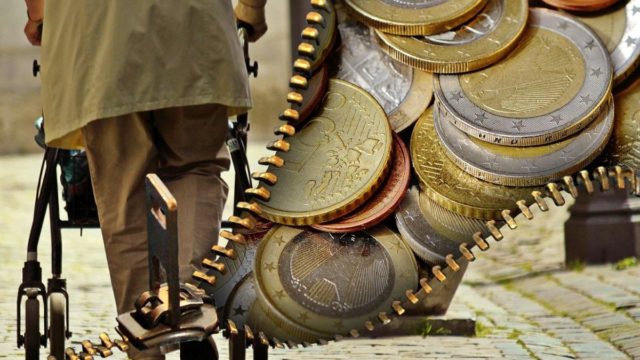 Συντάξεις: «Βόμβα» αυξήσεων για 1,8 εκατ. συνταξιούχους – Τα ποσά και οι ωφελούμενοι