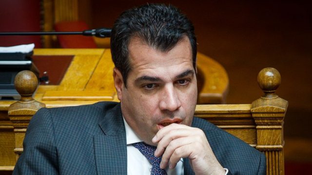 Θρήνος για τον Θάνο Πλεύρη: «Έφυγες την ίδια ημέρα με τη μητέρα μου»