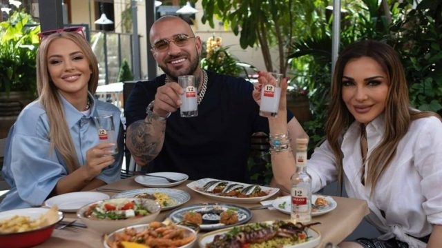 Η νέα καμπάνια του «Ούζο 12»  έχει κάτι από τον καθένα μας
