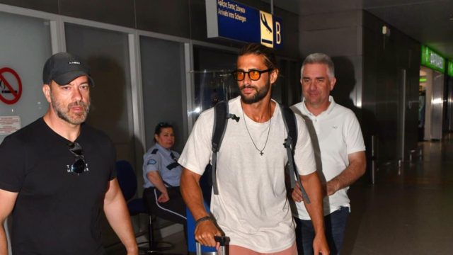 Survivor All Star: Επέστρεψε στην Ελλάδα ο Κωνσταντίνος Βασάλος – Η αντίδρασή του μπροστά στις κάμερες