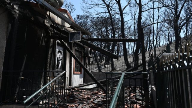 Πυρκαγιές: Αυτά είναι τα 13 μέτρα στήριξης στους πυρόπληκτους που ανακοίνωσε η κυβέρνηση