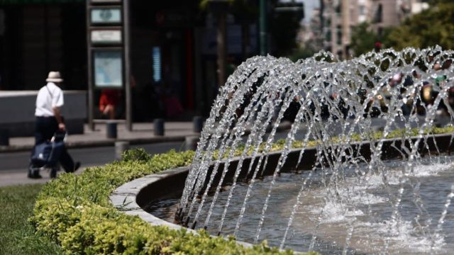 Καιρός: Ξεκίνησε η δεύτερη επέλαση του καύσωνα –  Οι 8 «κόκκινες» περιοχές – Η πρόγνωση για τις επόμενες μέρες