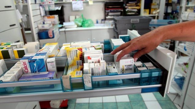 Εν μέσω καύσωνα: Έχετε αντιληφθεί γιατί τα φαρμακεία άδειασαν από βασικά φάρμακα;
