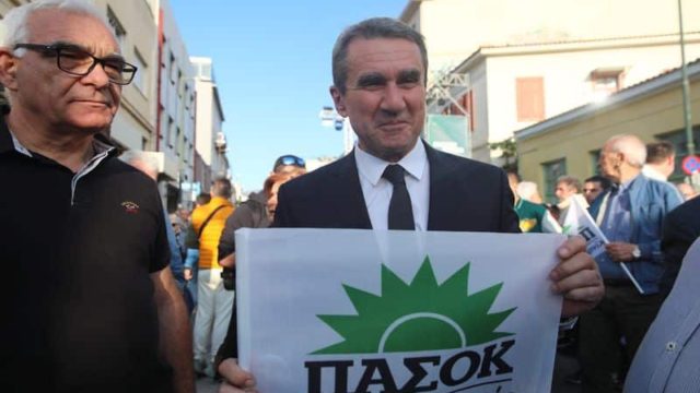 «Καθένας κρίνεται από τις επιλογές του»: Η πρώτη αντίδραση του ΠΑΣΟΚ στην παραίτηση Λοβέρδου