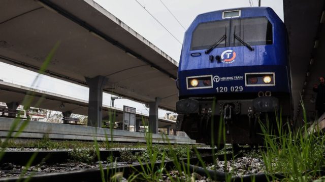 Ασύλληπτο έγκλημα στη Ρωσία: Βίασαν 15χρονη, την πέταξαν στις ράγες τρένου και της έριξαν καυστικό υγρό (photos)