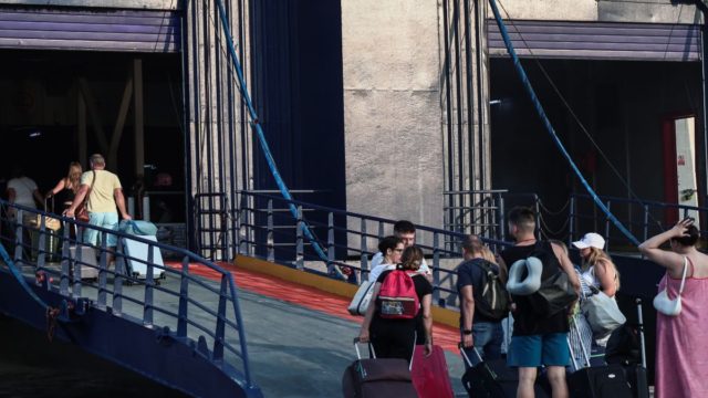 Στο κάδρο της κυβέρνησης τα ακτοπλοϊκά: Έκτακτη σύσκεψη για νέο νομοσχέδιο – Εξετάζεται η φορολόγηση υπερκερδών ή πλαφόν