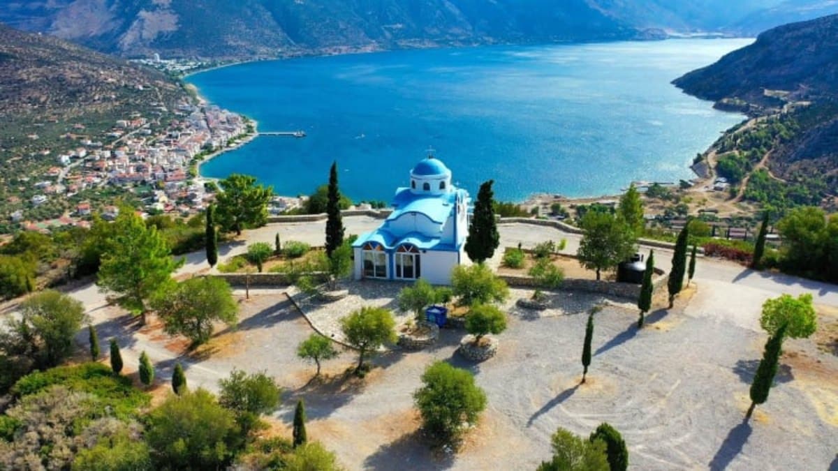 2 ώρες από την Αθήνα: Ο κοντινός προορισμός που συνδυάζει βουνό και θάλασσα – Ιδανικό μέρος για διήμερο